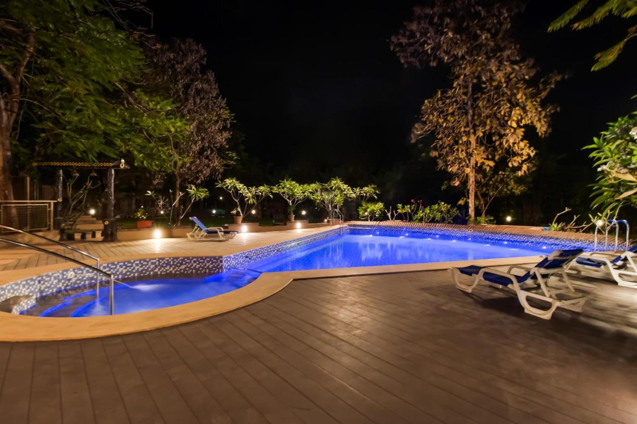 Club Mahindra Netrang Hotell Exteriör bild