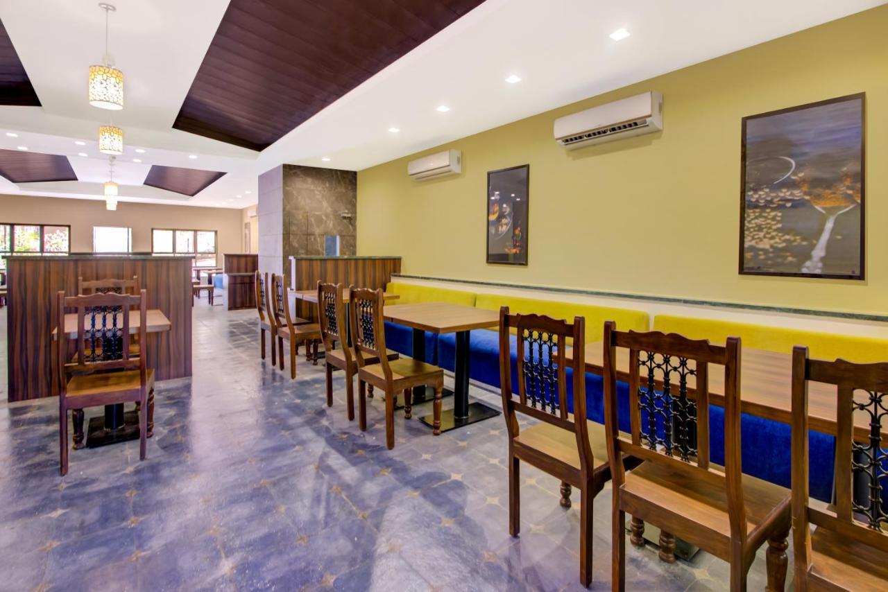 Club Mahindra Netrang Hotell Exteriör bild