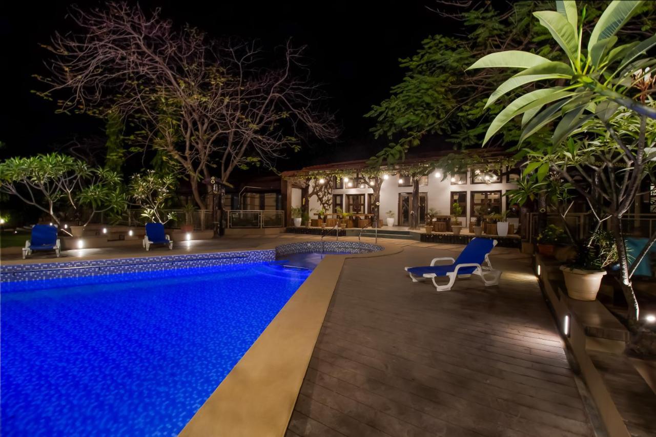 Club Mahindra Netrang Hotell Exteriör bild